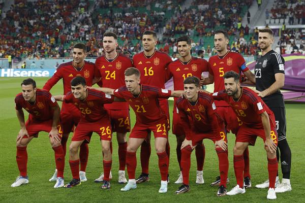 La selección de España posa antes del partido ante Costa Rica. EFE