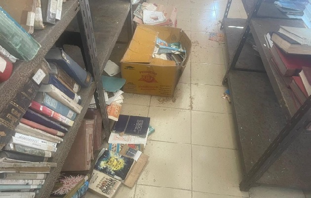 Los libros están por todos lados, se espera un programa de digitalización. Foto. Diomedes Sánchez