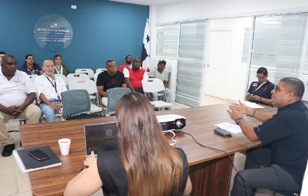 Ricardo Villarreal de la Asociación de Pescadores del Puerto de Vacamonte aseguró que con estas reuniones han llegado a varios acuerdos. Foto. Cortesía Arap