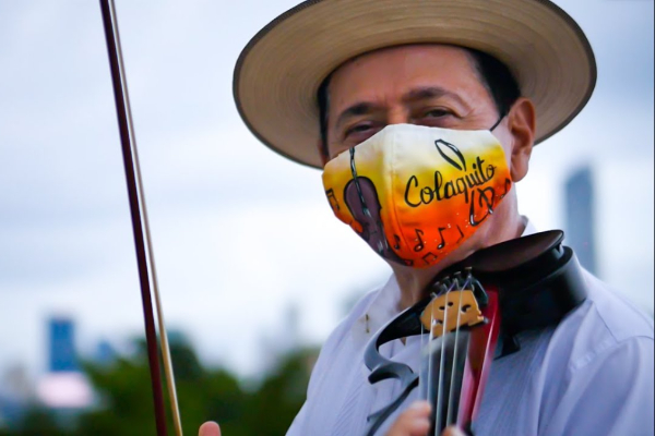 Colaquito Cortez aseguró que el violín es prácticamente nuevo. Foto: Archivo