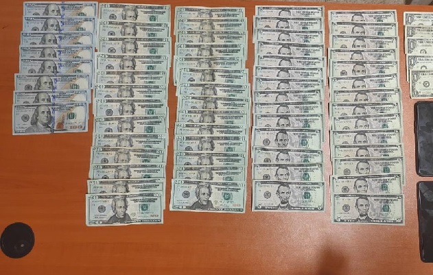 La Policía Nacional recuperó los $6 mil dólares. Foto. Proteger y Servir La Policía Nacional recuperó los $6 mil dólares. Foto. Proteger y Servir