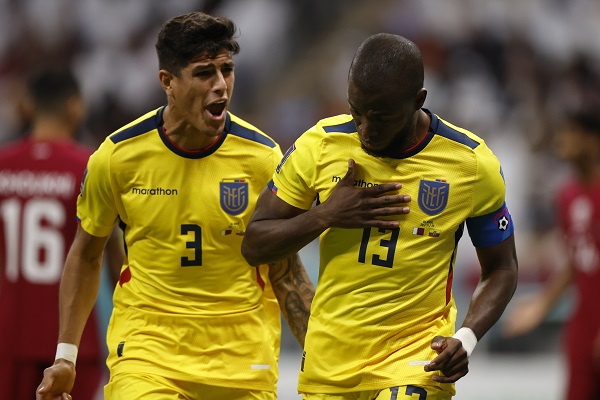 Enner Valencia (13) anotó los dos goles de Ecuador. Foto: EFE Enner Valencia (13) anotó los dos goles de Ecuador. Foto: EFE