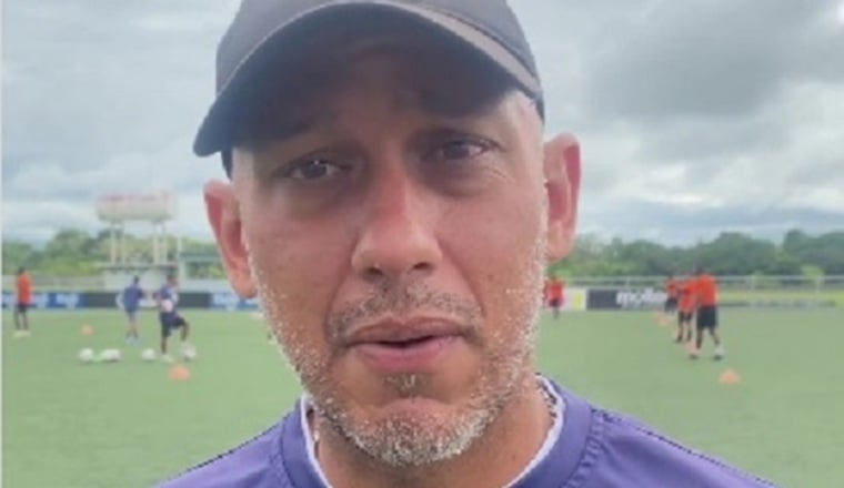 Julio Infante, técnico de Universitario. Foto: LPF