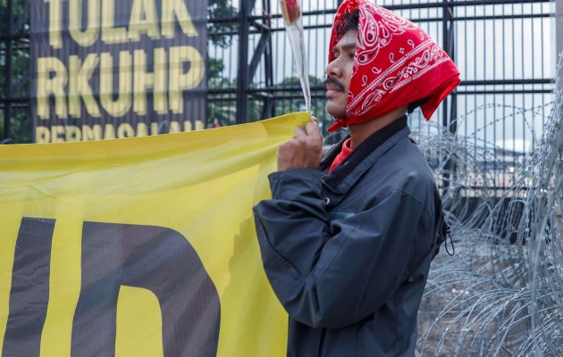 Protestas en Yakarta por reforma del código penal. Foto: EFE