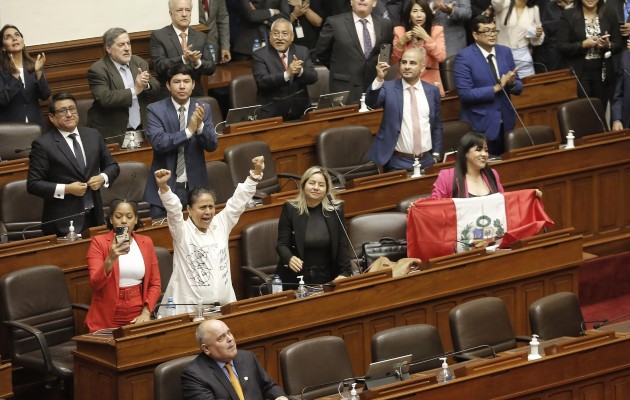 El pleno del Congreso de Perú destituyó a Pedro Castillo. Foto: EFE