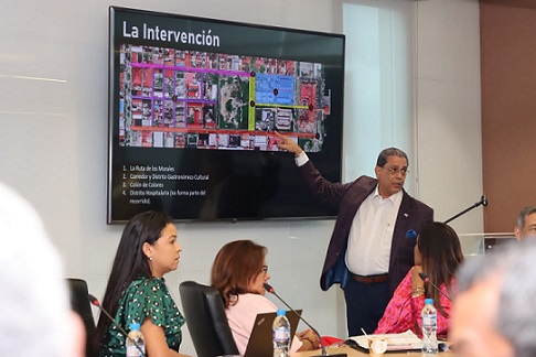 El plan fue presentado a diversas autoridades de la provincia de Colón. Cortesía.