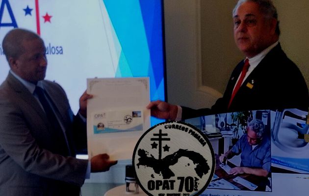El humilde sobre en apariencia de la OPAT que se convierte en una nueva joya de interés filatélico en Panamá. Foto: Miriam Lasso