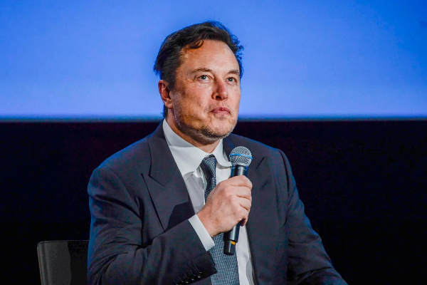 Elon Musk admitió el mes pasado que Twitter había visto una caída masiva de sus ingresos. Foto: Archivo / EFE