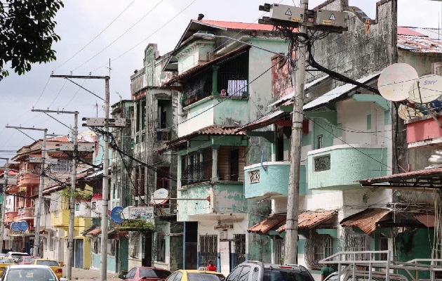 El proyecto busca que los edificios y otras áreas tengan una mayor vistosidad y así visibilizar la ciudad como un atractivo turístico. Foto. Diomedes Sánchez