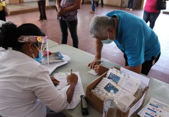 Pago de quincena y bono para jubilados comenzó el lunes.