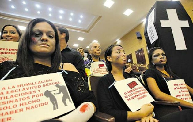 En Panamá se han realizado varias campañas para reducir la violencia hacia la mujer. Archivo.