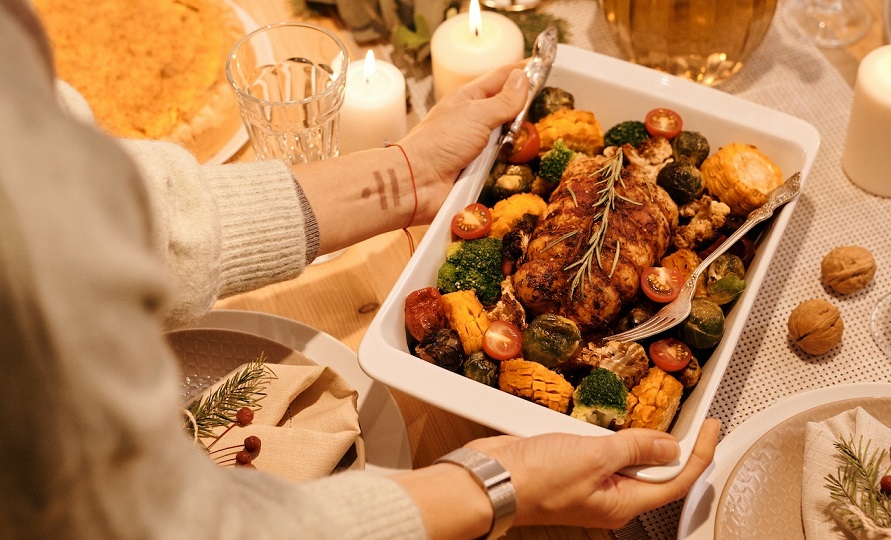 Pueden ser creativos para la cena de fin de año. Foto: Pexels