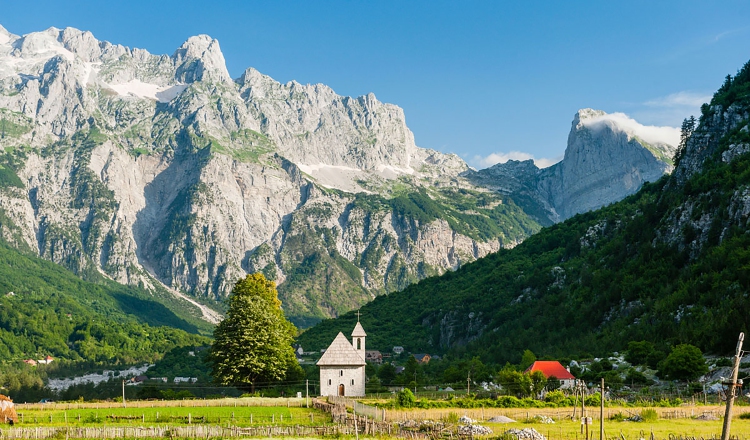 Paisaje montañoso en Albania. EFE