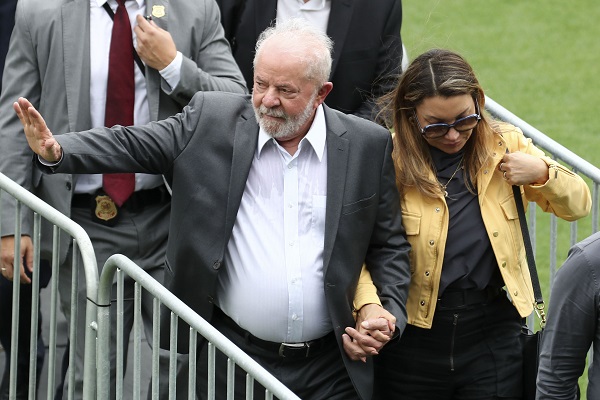 El presidente de Brasil, Luiz Inacio Lula da Silva, acompañado de la primera dama, Rosângela 'Janja' da Silva. Foto:EFE 