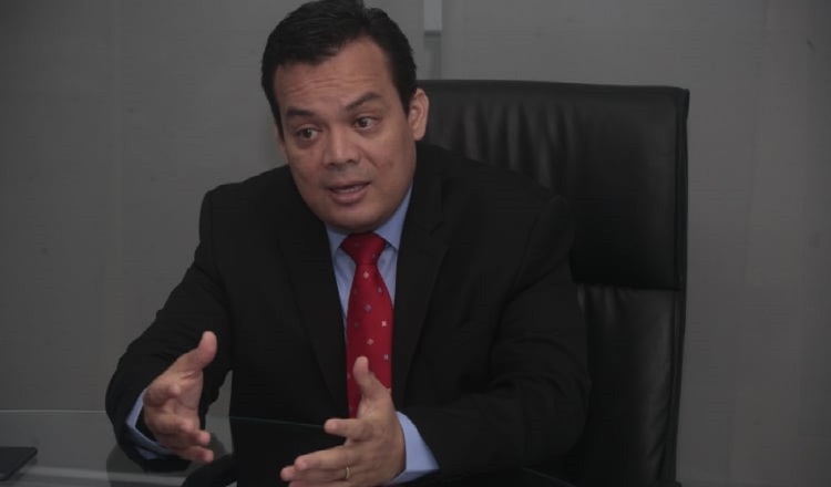 Juan Carlos Araúz, presidente del Colegio Nacional de Abogados.