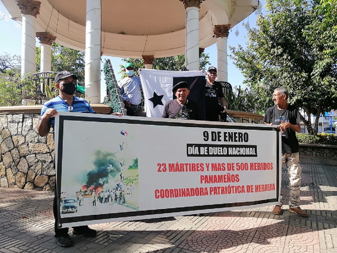  La Coordinadora Patriótica de Herrera recordó  a los mártires del 9 de enero. Foto: Thays Domínguez