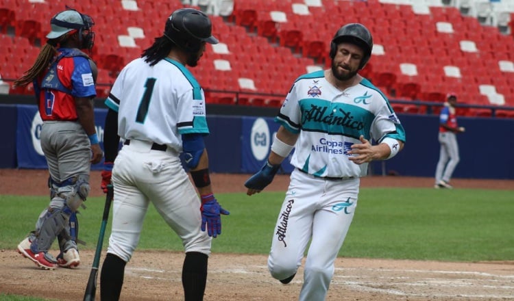 Atlánticos pega primero en las semifinal a las Águilas. Foto:  Probeis