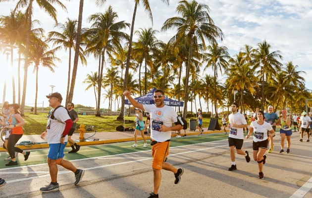 No binarios en la maratón de Miami. Foto: EFE