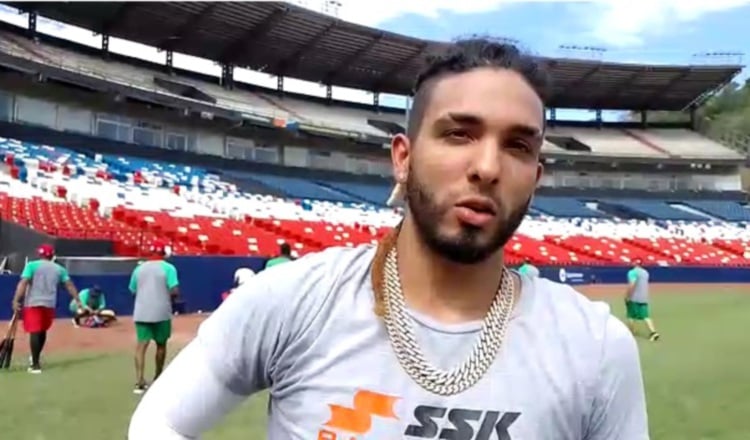 Jonathan Araúz entrenó en el estadio Rod Carew.