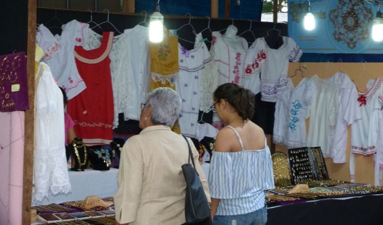 Los artesanos de la región esperan tener excelentes ventas los días que dure el evento ferial. FOTO/THAYS DOMÍNGUEZ