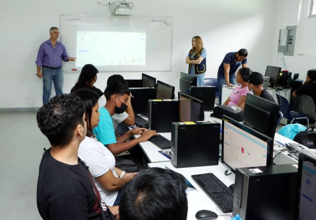 El taller va dirigidos a los escolares de estudios técnicos como bachilleratos en construcción, electrónica, autotrónica, entre otros.