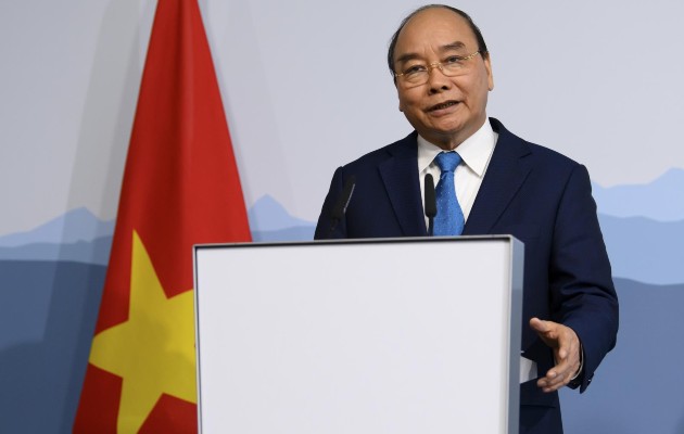 Nguyen Xuan Phuc presentó su dimisión al asumir la responsabilidad por la implicación de altos cargos de su gabinete. Foto: EFE