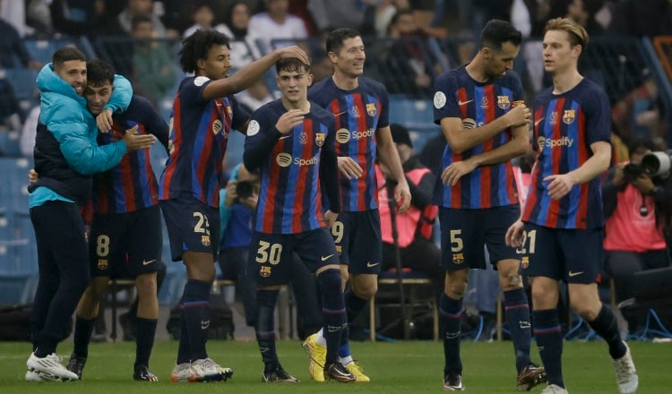 Barcelona viene de ganar la Supercopa de España y ahora se prepara para la Copa del Rey. Foto: EFE