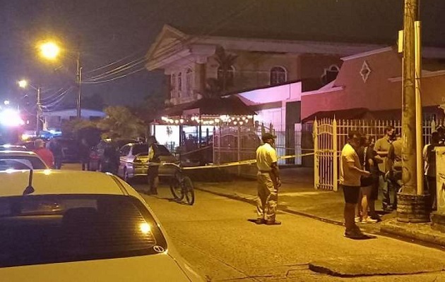 El doble homicidio ocurrió en Calle Los Pinos. Foto: Crítica