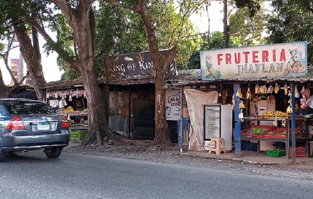 Según el MOP, los comerciantes en el área ocupan 