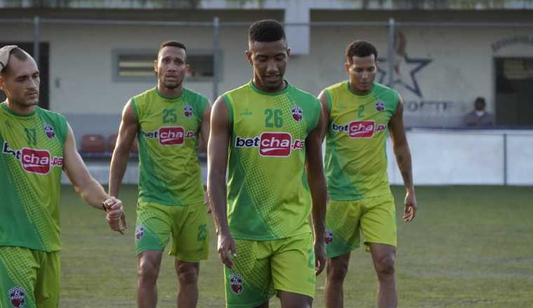 Daniel Santa, Francisco Palacios, Jesús Araya del Sanfra. Foto:  @sanfrafc_pa