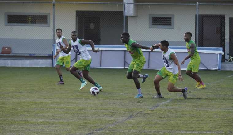 Jugadores del Sanfra en los entrenamientos. Foto: @sanfrafc_pa