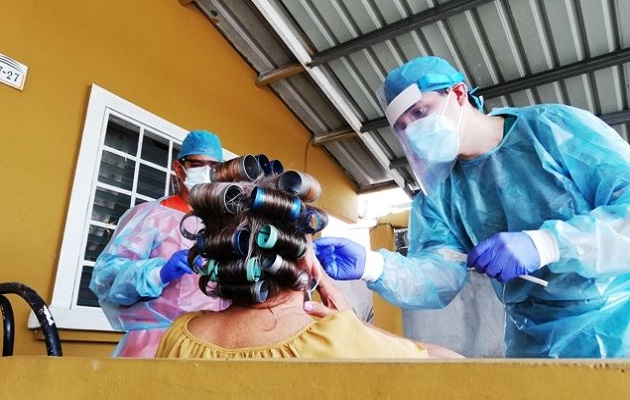 La covid-19 no ha perdido su estatus de amenaza grave a la salud púbica. Foto: CSS