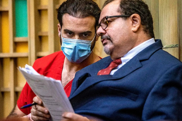 Pablo Lyle y su abogado Phil Reizenstein. Foto: EFE / Pedro Portal Miami