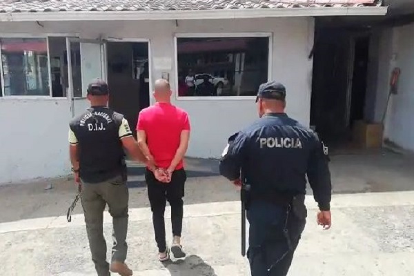 El hombre, de 35 años, había sido aprehendido por la Policía Nacional (PN) al ser acusado de abusar sexualmente de su hija durante los días de visita. Foto. Eric Montenegro