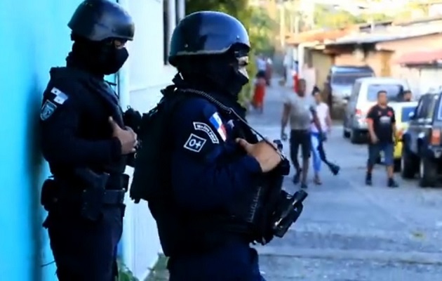 Unidades de la Policía Nacional se trasladaron al lugar del hecho.