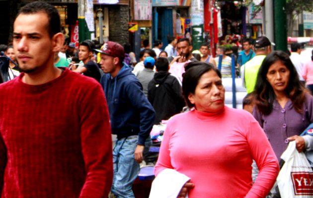  la tasa de informalidad regional sigue siendo muy elevada, casi en un 50%, señala la OIT. Foto: Cortesía