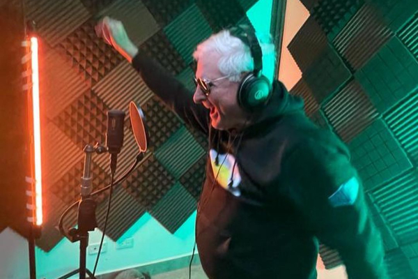 Ricardo Martinelli en el estudio de grabación. Foto: Instagram / @ricardomartinelli99