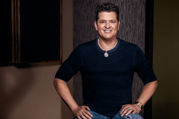 Carlos Vives lanza este jueves 'La historia', como primer y único adelanto de su disco 'Escalona: nunca se había grabado así'. Foto: EFE / Paola España Press