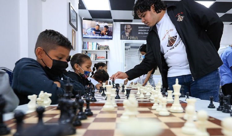 El ajedrez es una disciplina deportiva y herramienta pedagógica no convencional que apoya la labor  docente.