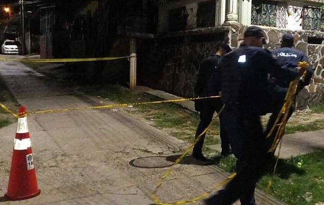 La policía se trasladó al lugar en el que ocurrió el hecho. Foto: Alexander Santamaría