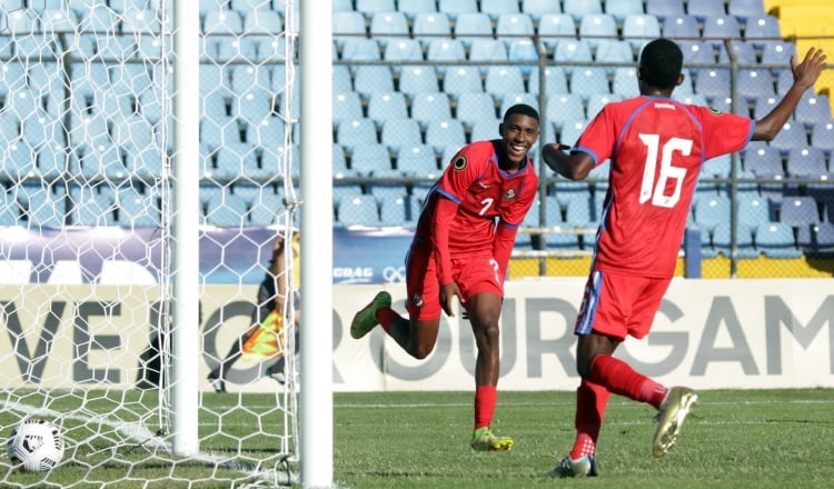 Panama and Mexico in the Under-17, to lead the group