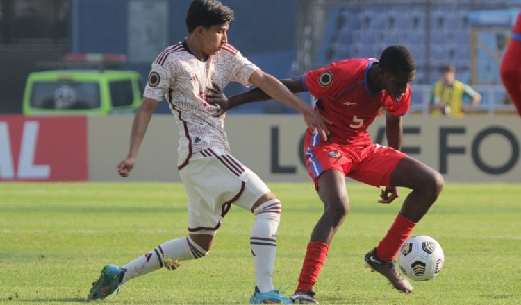 Panama played from under to over and equalized against Mexico