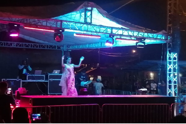 Luego de las explicaciones se presentó a la reina del Carnaval Innovación Chame 2023 Yabielis Mileika. Foto. Cortesía