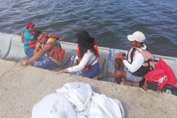 El Senan lleva a cabo la revisión de los muelles para que se cumplan las medidas de seguridad. Foto. Diomedes Sánchez