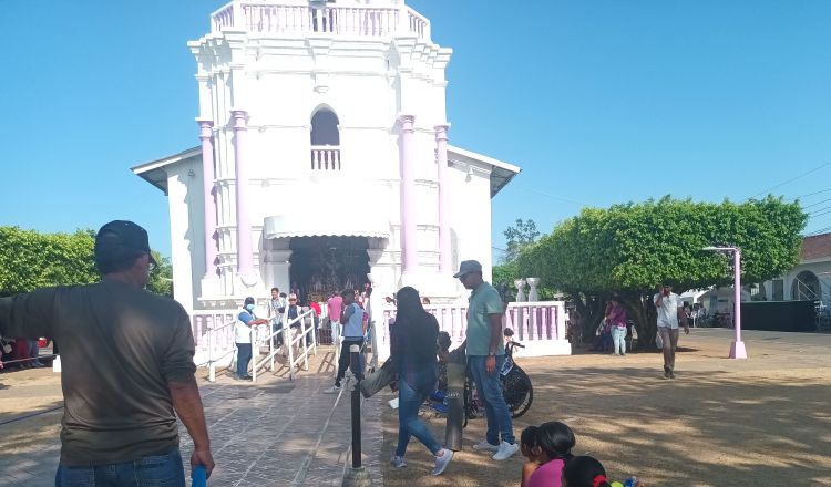 Atalaya es uno de los primeros eventos religiosos que moviliza a miles de personas y a microempresarios. FOTO/MELQUÍADES VÁSQUEZ 