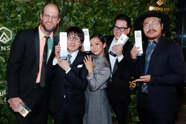 Fotografía de archivo del reparto de 'Everything Everywhere All At Once' durante los Premios Gotham 2022. Foto: EFE / EPA /Jason Szenes