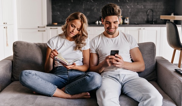 La tecnología y las redes sociales es uno de los intrusos silenciosos. Foto: Ilustrativa / Freepik
