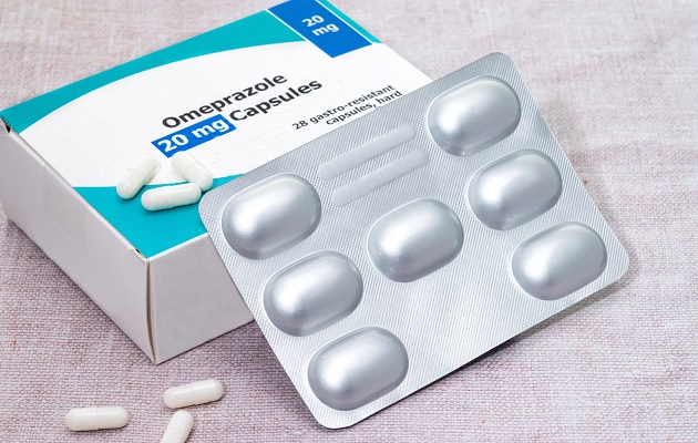 El Omeprazol está indicado en la esofagitis por reflujo y en las ulceras gástricas. 