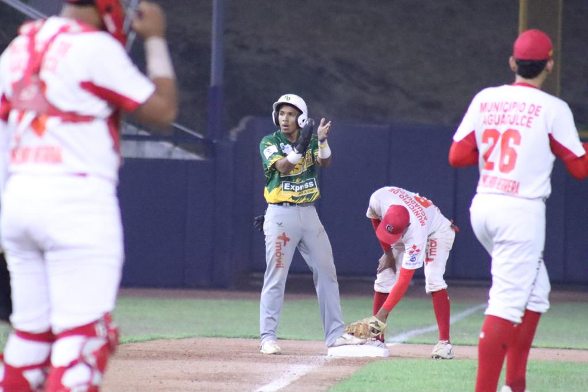Panamá Oeste venció a Coclé y se encuentra a un paso del título en el béisbol juvenil. Foto: Fedebeis