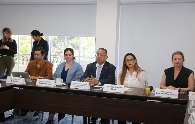Funcionarios panameños debatieron sobre debatieron sobre transparencia, tecnología e innovación para la pesca sostenible.